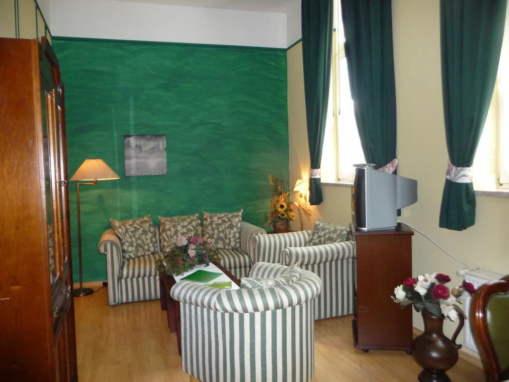 Hotel Am Grudenberg ฮัลเบอร์ชตัดท์ ภายนอก รูปภาพ