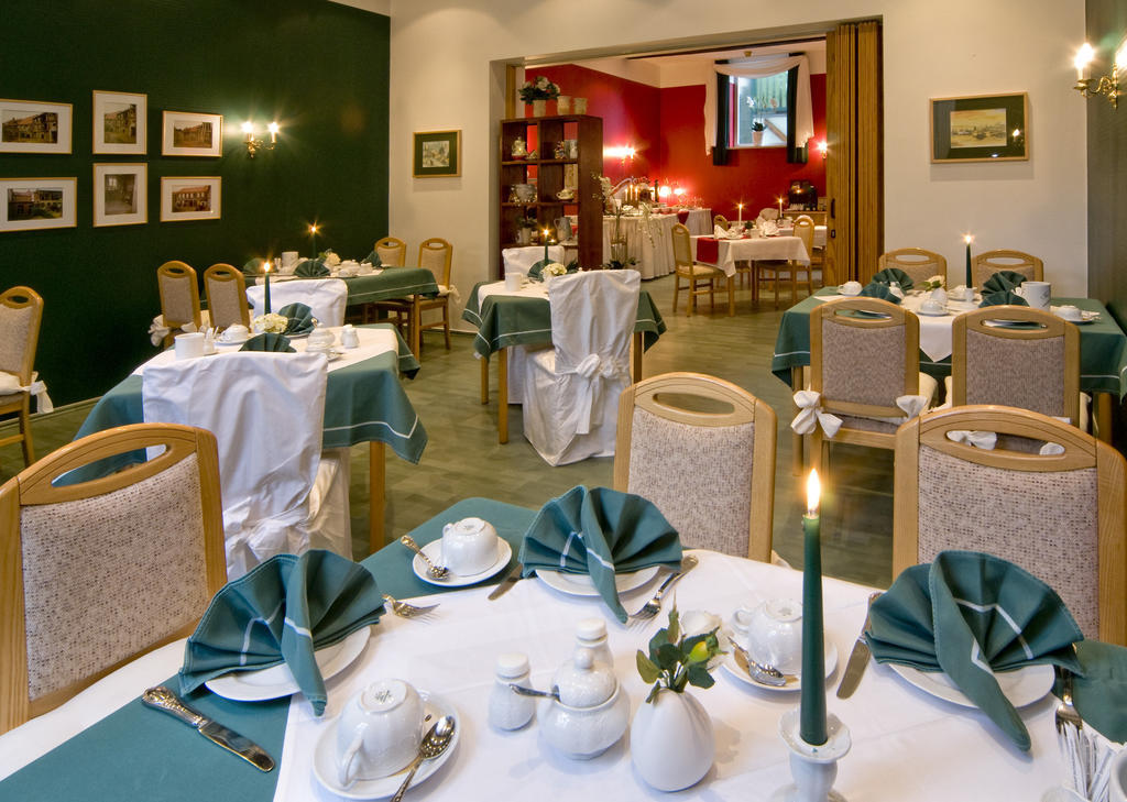 Hotel Am Grudenberg ฮัลเบอร์ชตัดท์ ภายนอก รูปภาพ
